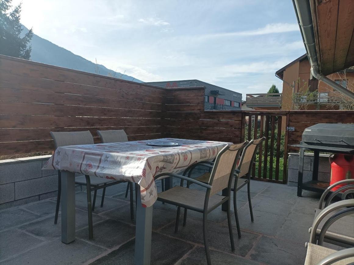Joli Appart Terrasse Et Jardinet Albertville Exterior foto